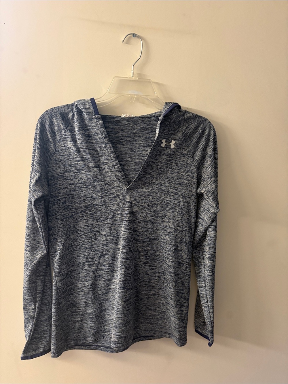 Under Armour Women's Heather Navy Blue Hooded Long-Sleeve Top